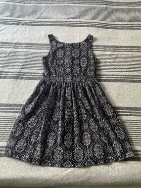 Xhilaration S/P Black Sleeveless Printed Fit Flare Dress